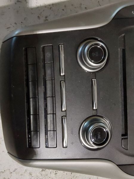2019 Lincoln MKC Radio Control Panel Heated and Cooled Seats ID KJ7T-18D699-MC