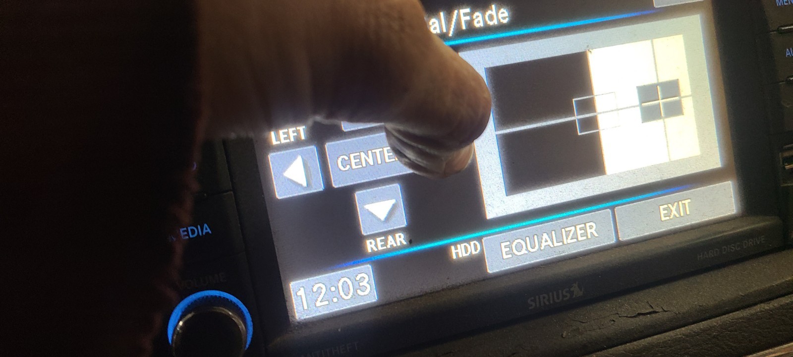 2016 Chrysler Town & Country Radio head Unit- Model# – ID: RHB