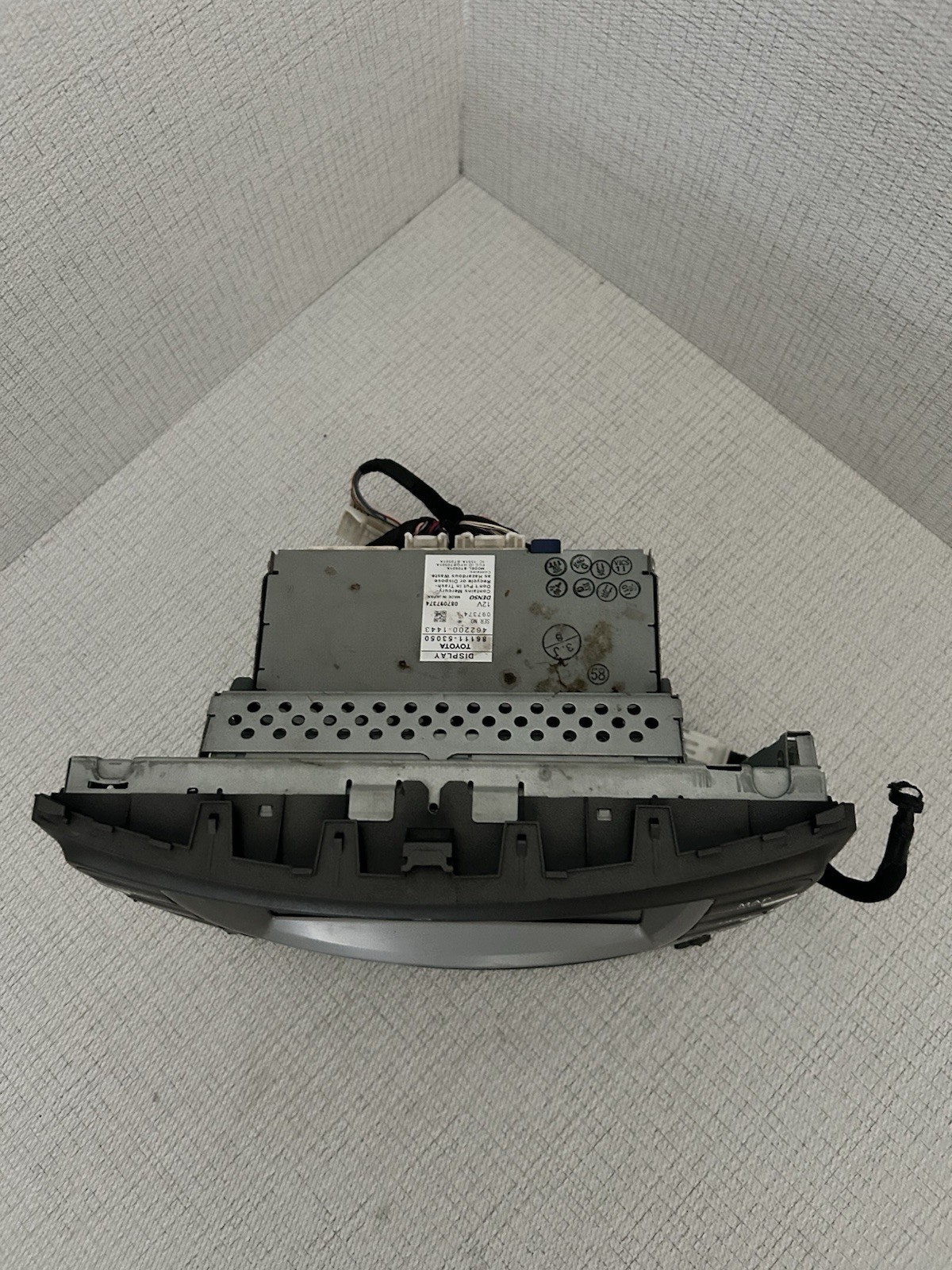 86111-53050 NAVI RADIO GPS STEREO UNIT SCREEN LEXUS IS250 IS350 2006-2009 OEM