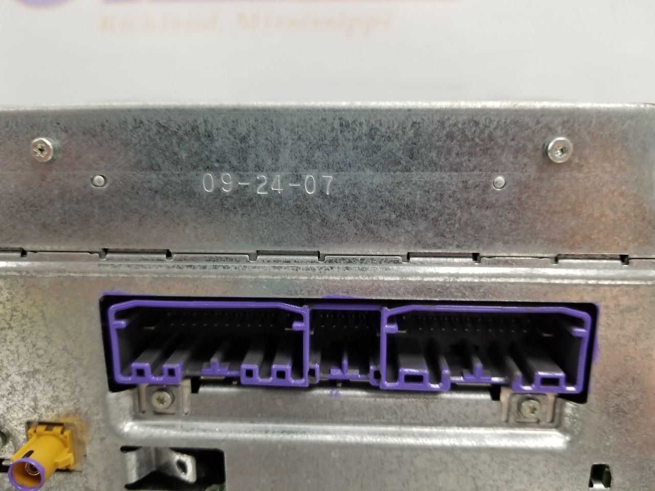 08 DODGE CHARGER SUPER BEE RADIO AUDIO RECEIVER AND DISPLAY ID RER ON FACE PLATE