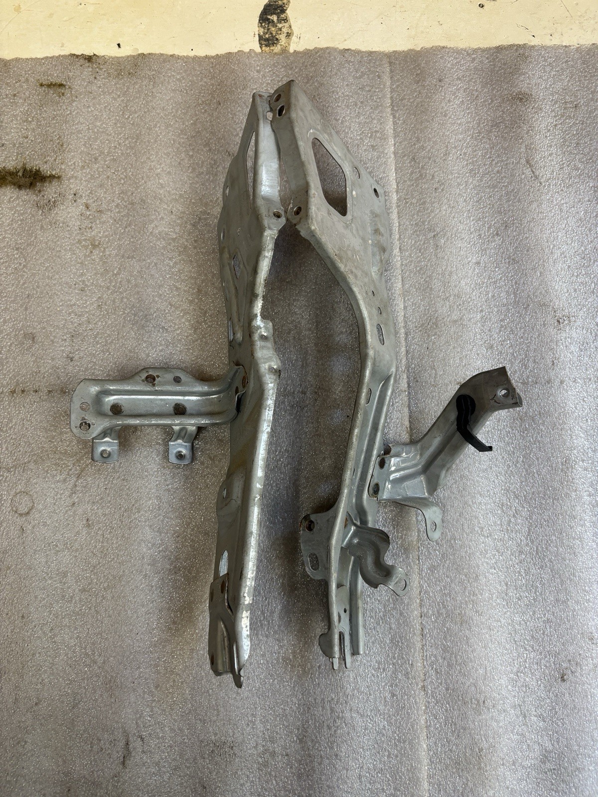 1996 – 2004 Toyota Tacoma Radio Brackets Center Dash Dashboard SUPPORT BRACE oem