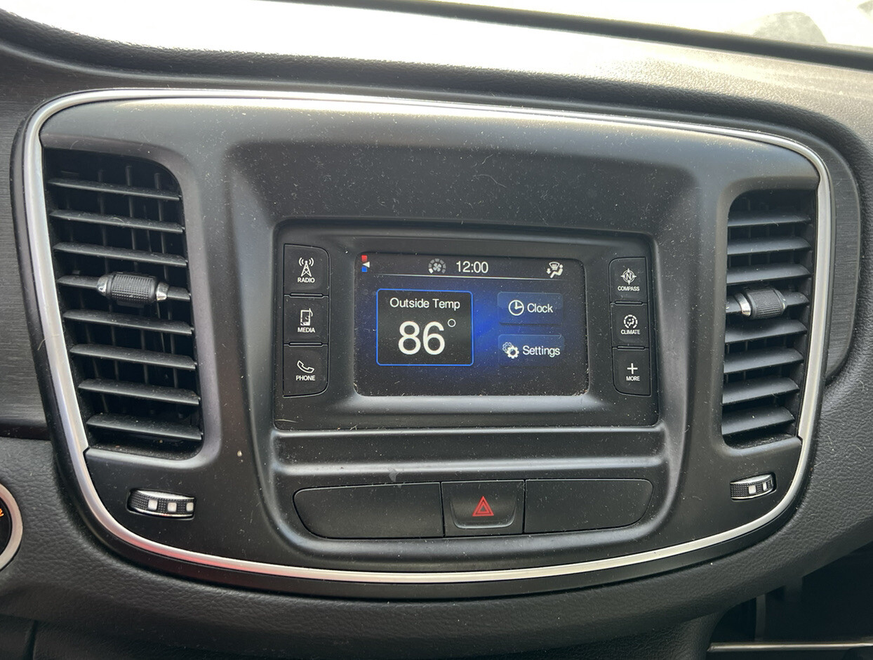 2015-2017 Chrysler 200 VP2 Bluetooth Satellite Radio Display Screen P68226693AD
