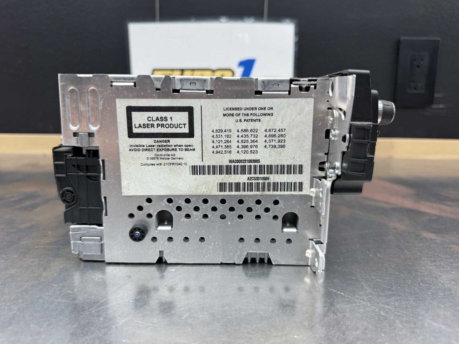 06-08 BMW E90 E92 E93 335 M3 CCC Navigation Headunit CD DVD FM Radio Tuner OEM