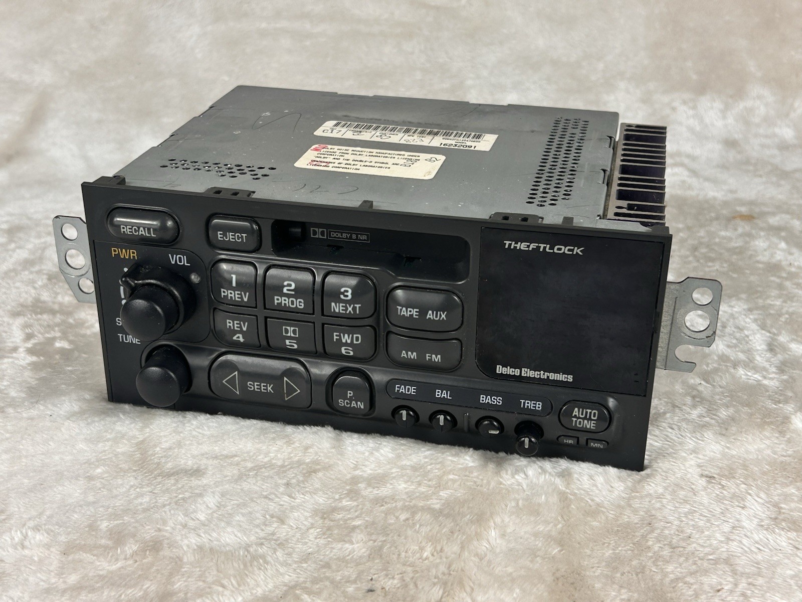 Genuine AC Delco 16232091 Radio AM FM Cassette Player Fits 1996 – 2002 Chevy/GMC