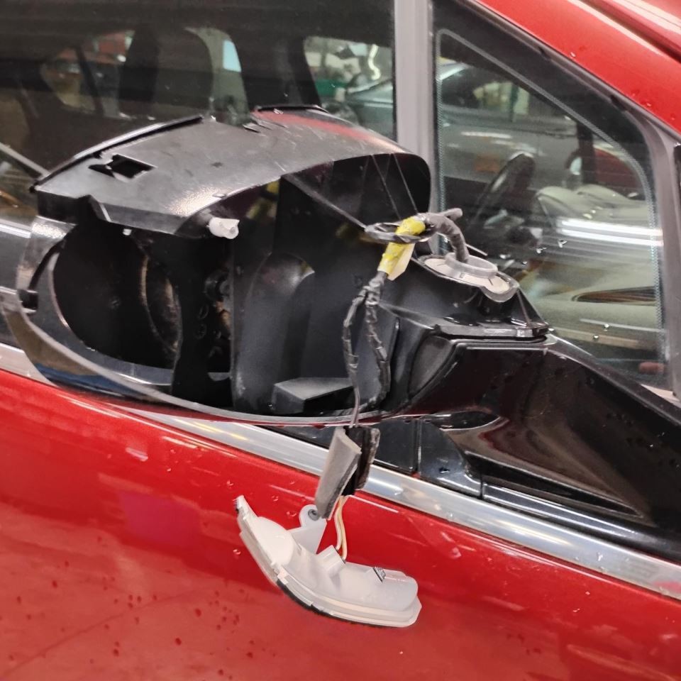 Info-GPS-TV Screen Information Display Screen Fits 11-15 VOLT 2169275
