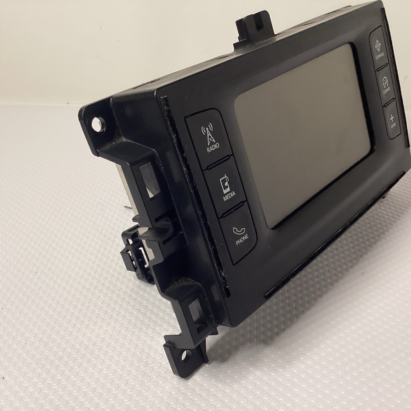 2016-2017 Chrysler 200 Radio Display Screen Monitor P68237070AD