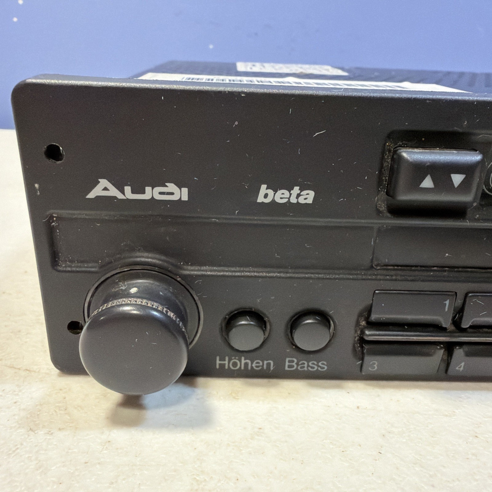 AUDI beta CC Compact Radio Cassette Module 8640846080 4a0035152 -not tested code