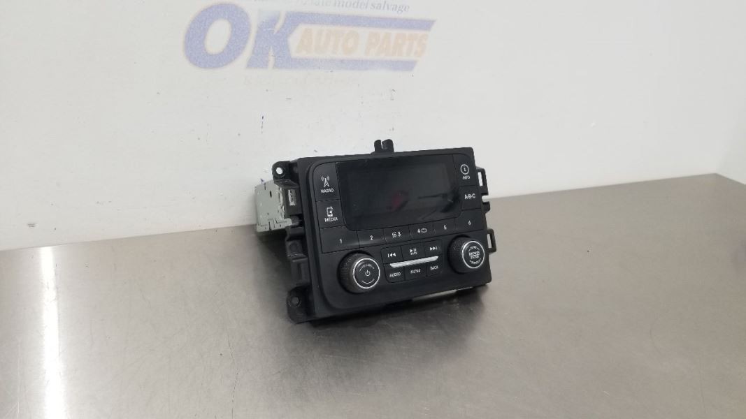 14 DODGE RAM 1500 RADIO AUDIO RECEIVER 68226683AA
