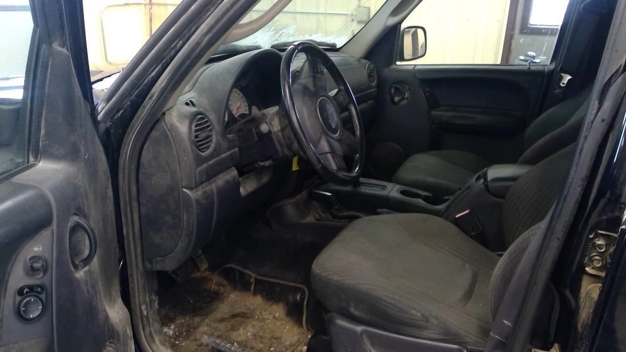 Audio Equipment Radio Am-fm-integral 6 CD Changer Fits 05-06 08-10 VIPER 1737236