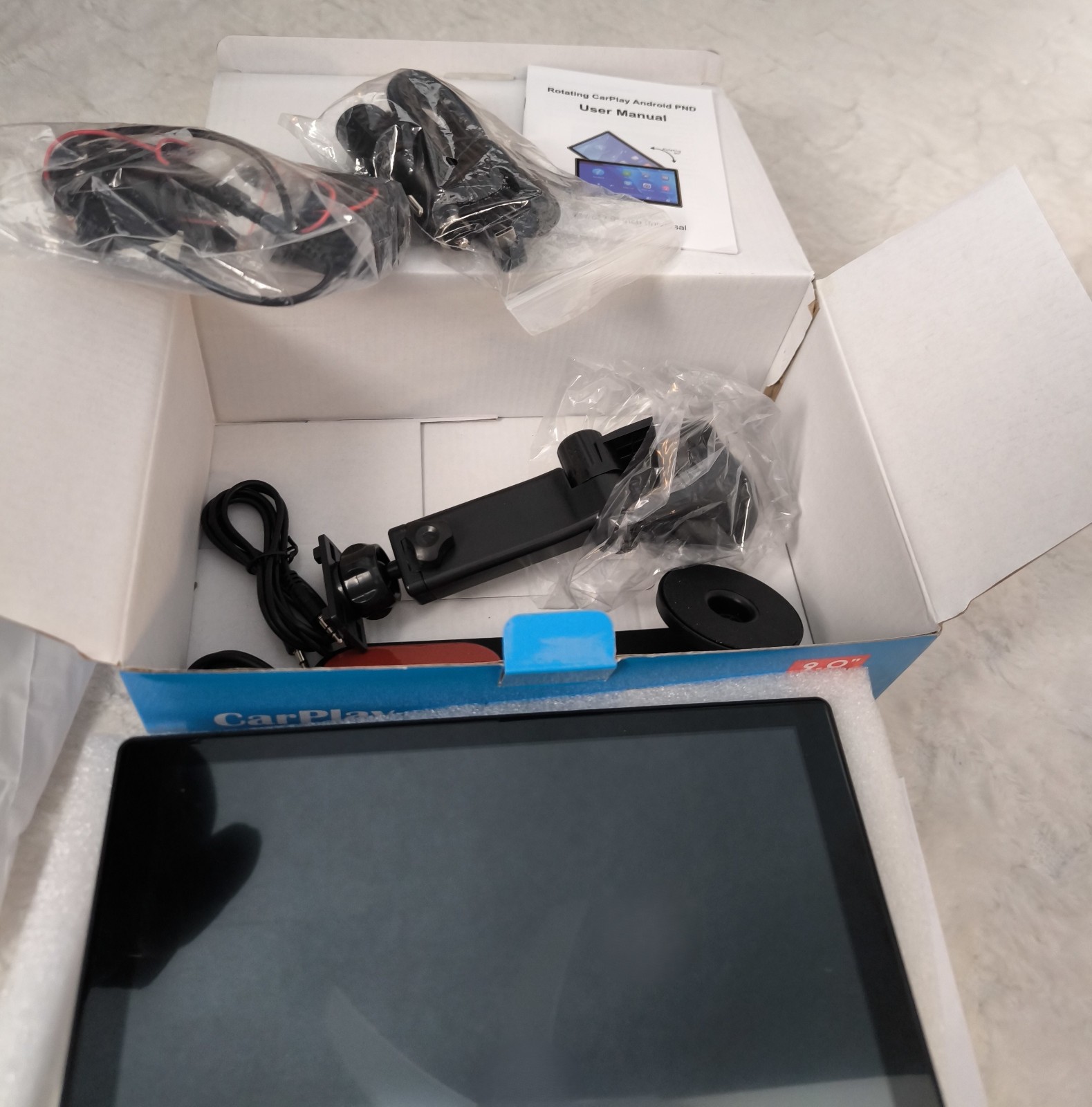 9-inch wireless Carplay & Android Auto rotatable touch screen + reversing camera