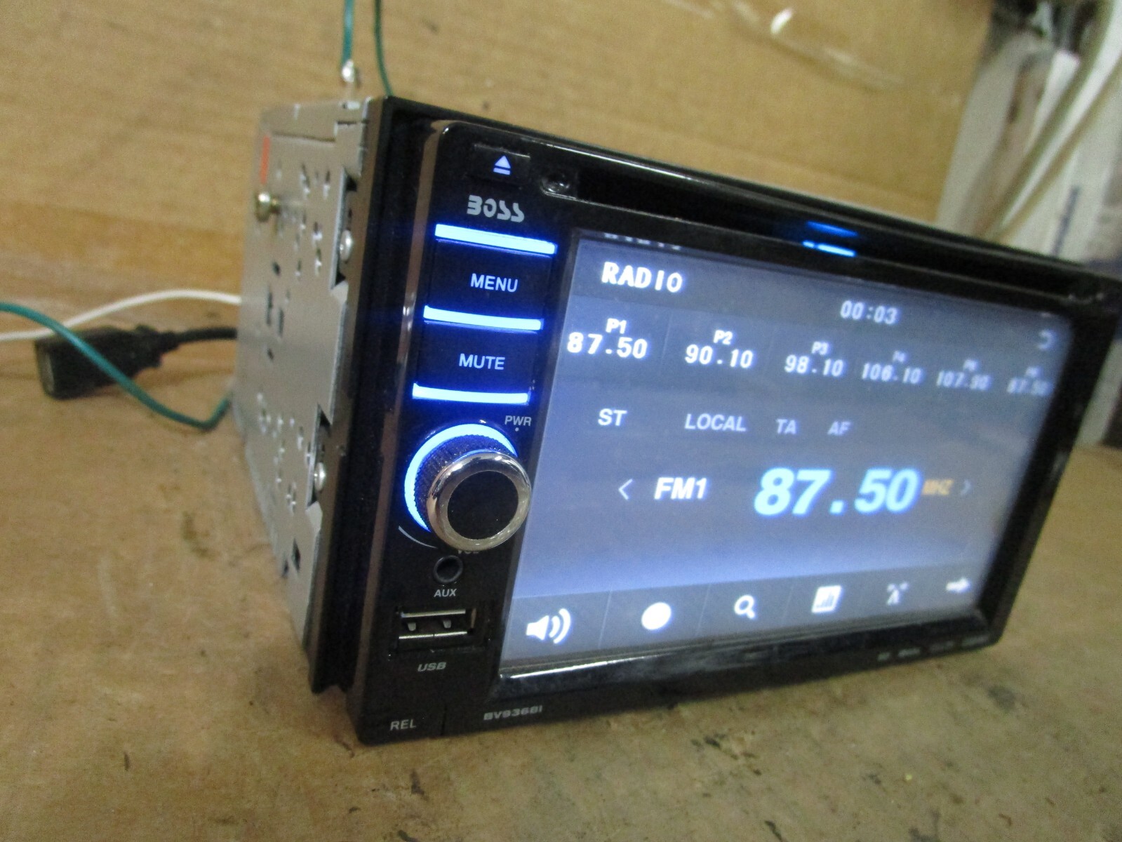 Boss Aftermarket Radio Stereo CD Player Receiver Audio Sound Equipment bv9368I