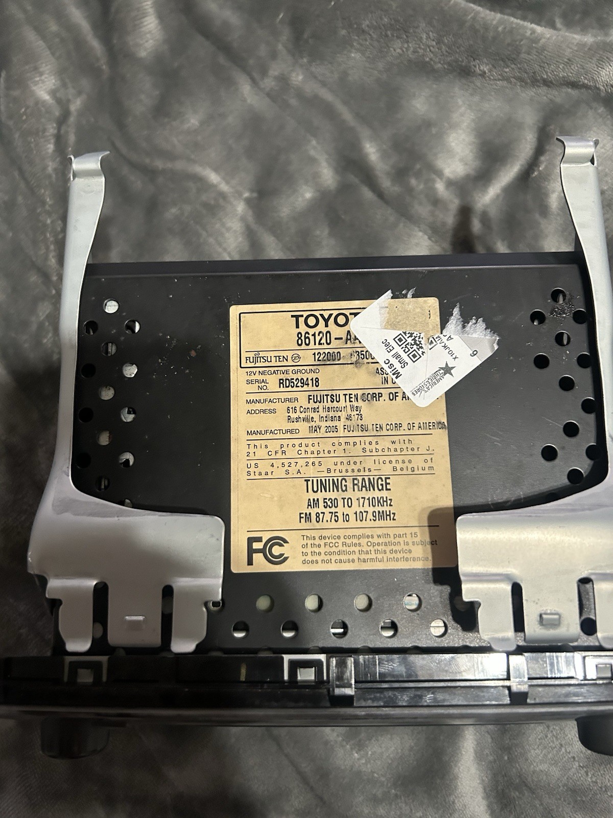 2005-2006 Toyota Camry LE & XLE Radio Stereo ID 86120AA160 UNTESTED