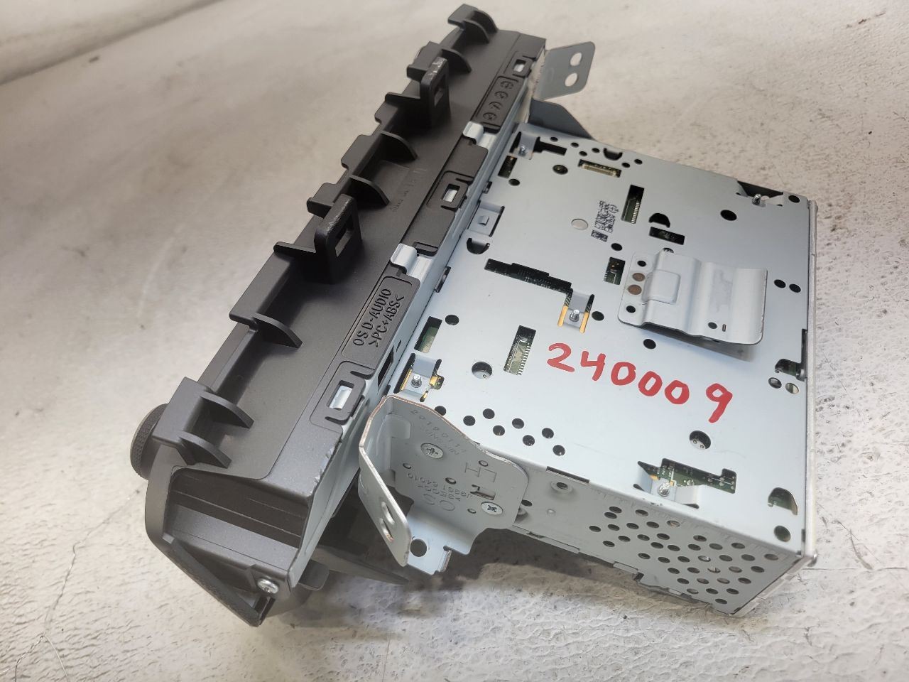 2018-2022 Hyundai Kona Audio Radio Receiver without Navigation 96160-J9020-TMT