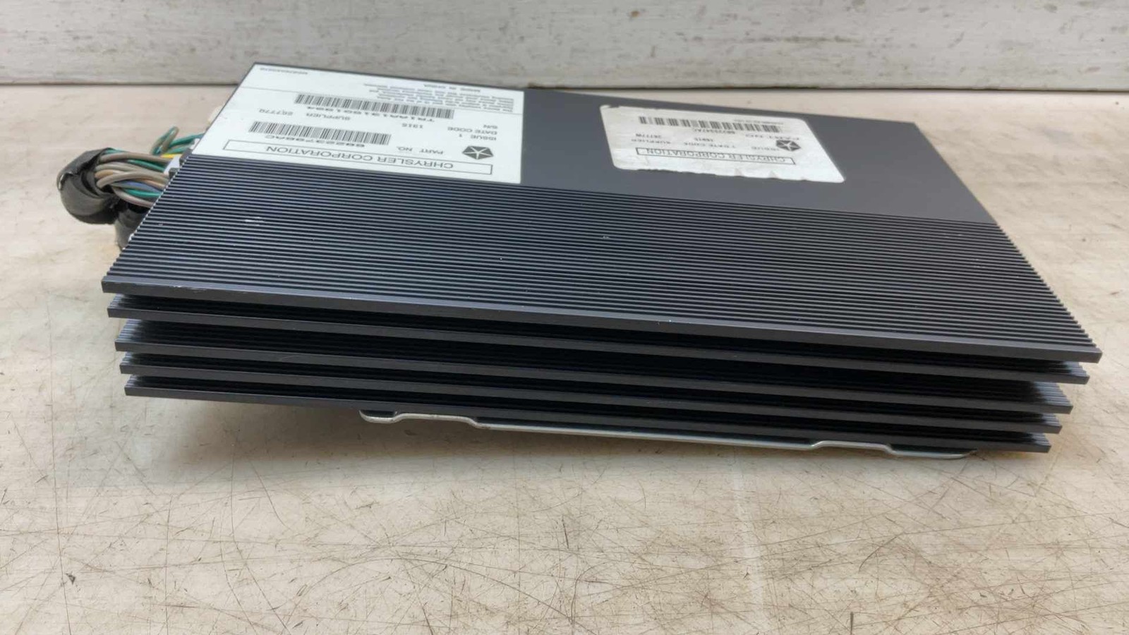 Jeep Wrangler JK OEM Factory Premium Amplifier 68223347AC 2015 180406