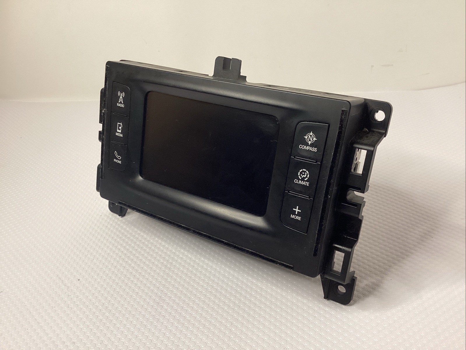 2016-2017 Chrysler 200 Radio Display Screen Monitor P68237070AD