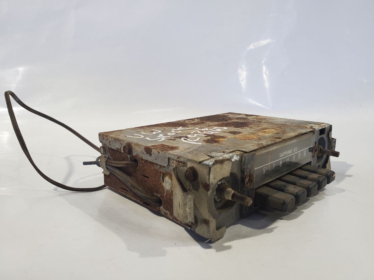 1968 1970 Volkswagen Beetle OEM Sapphire XV Untested Radio Sold As Is