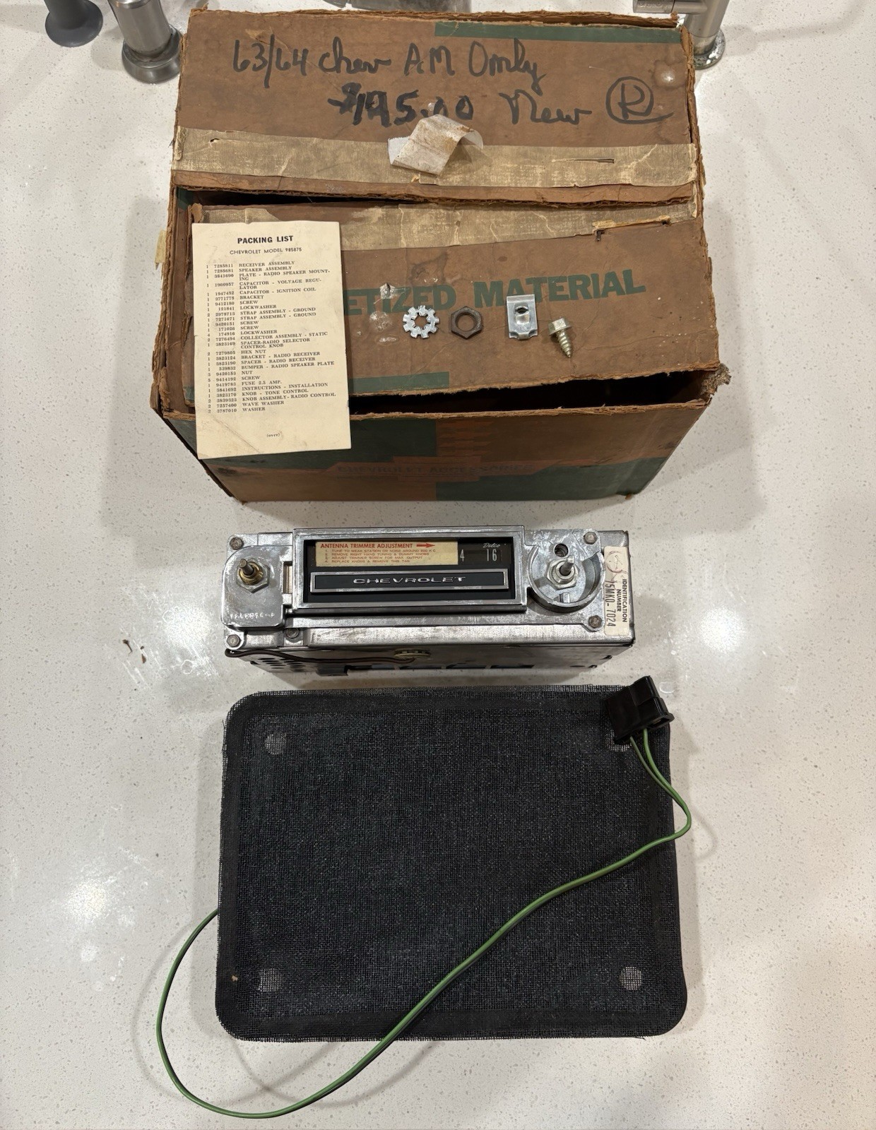 NOS 1964 Chevrolet Impala AM Stereo With dash Speaker GM OEM Original!