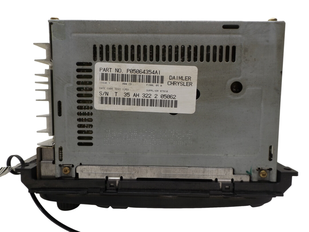 1999-2004 Jeep Grand Cherokee Radio Unit Used OEM P05064354A1