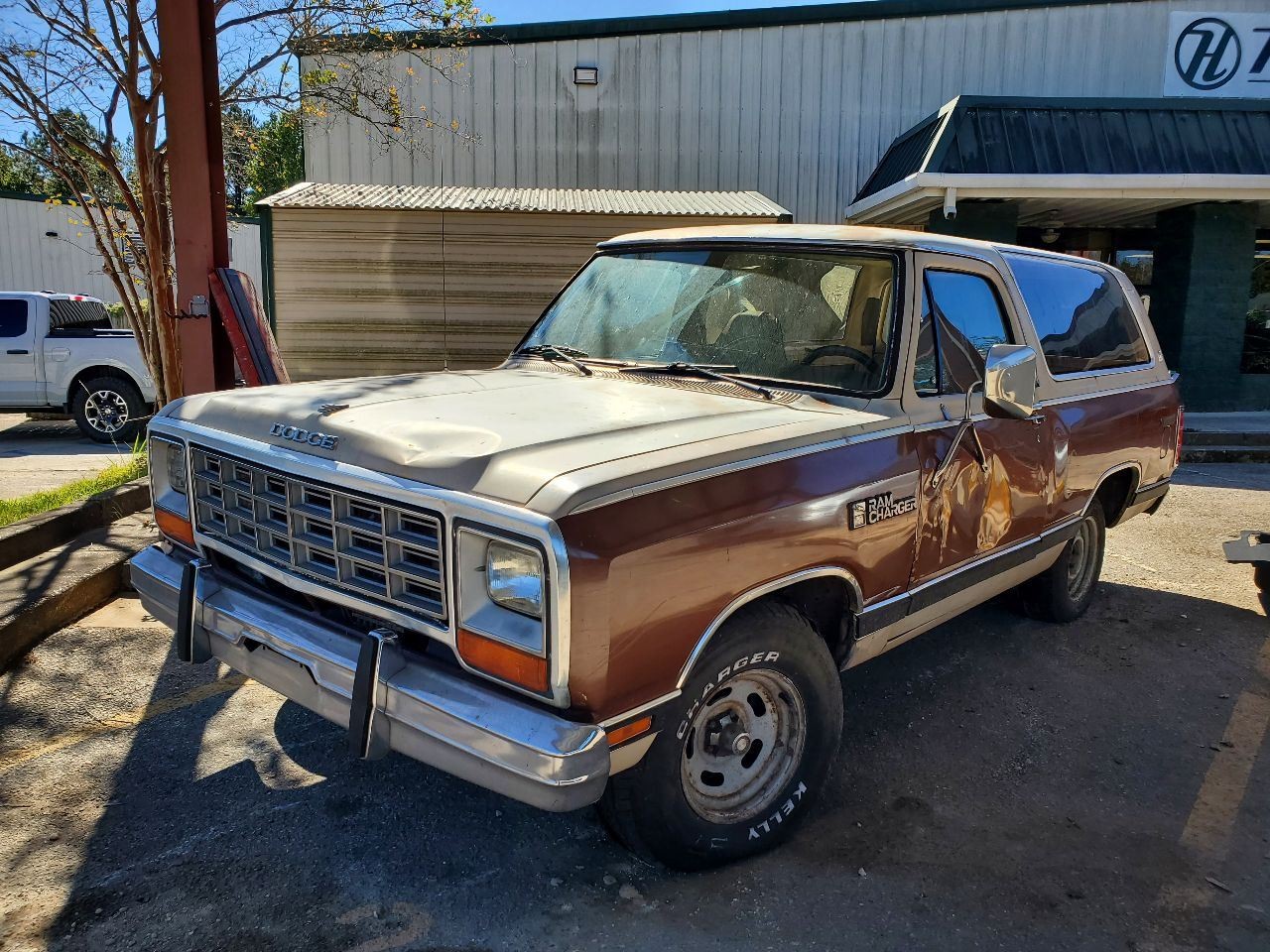 1984 1985 Dodge Ram Charger OEM Radio For Parts Not Working