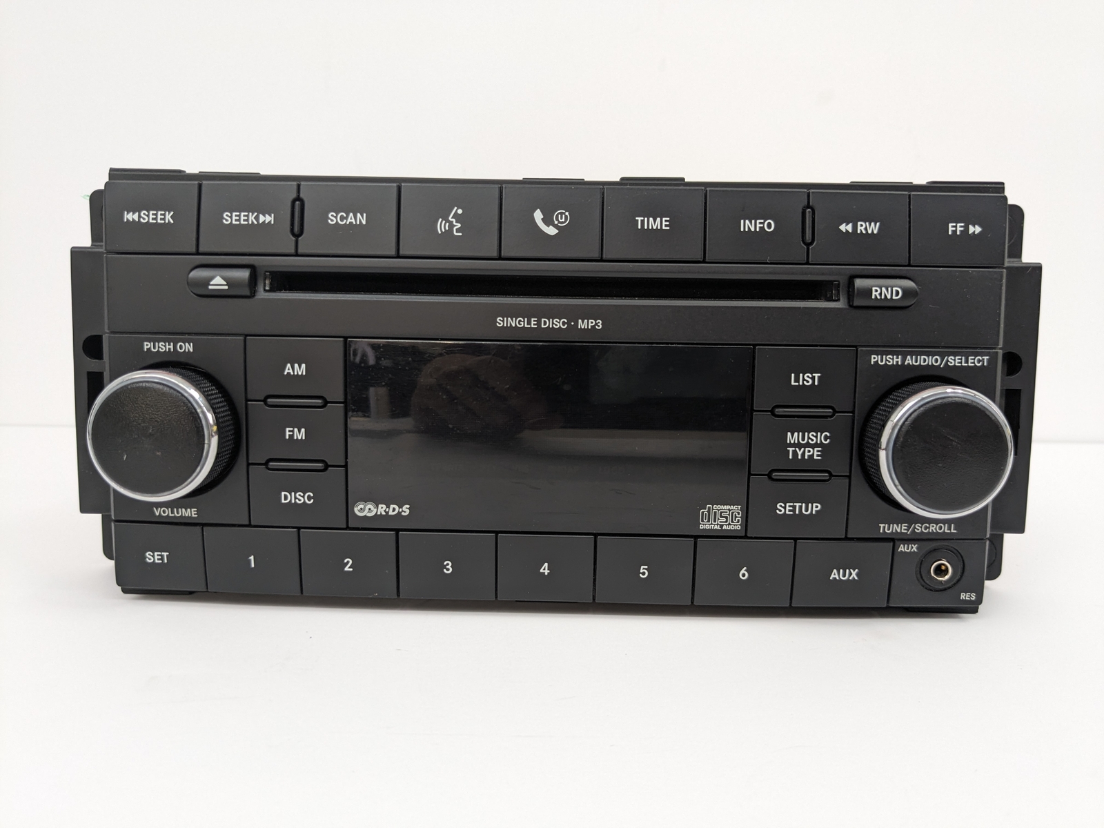 Dodge Nitro Caravan Chrysler Jeep Liberty Radio Aux Mp3 08 09 2010 OEM *Cd