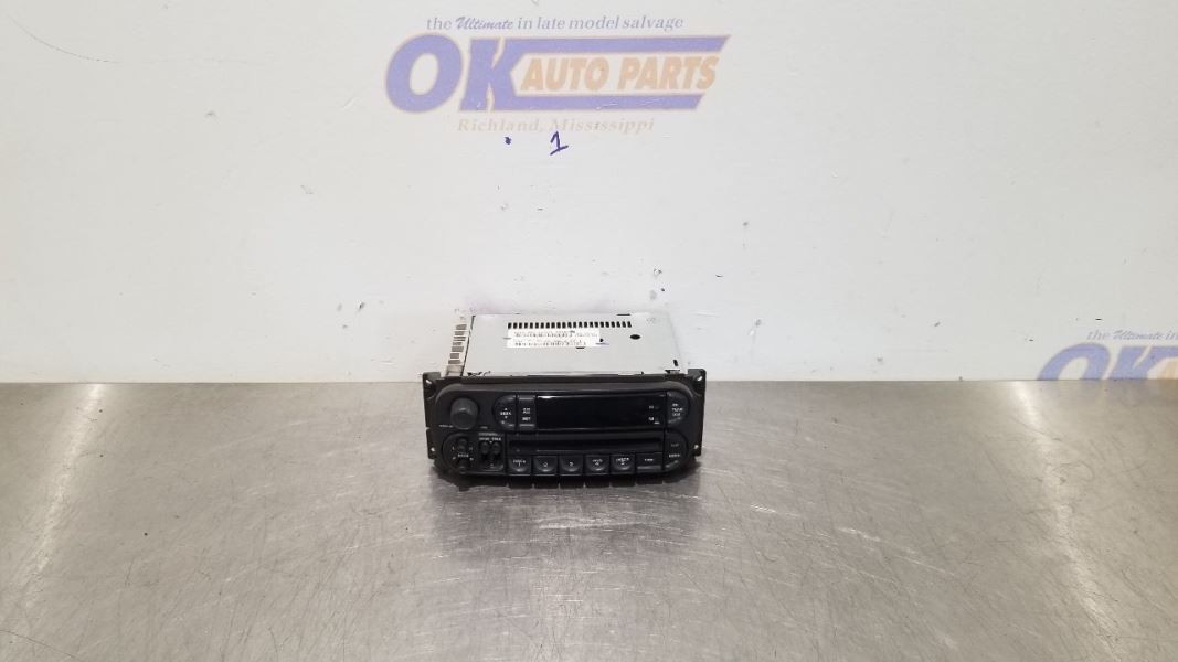 04 JEEP WRANGLER RADIO AUDIO RECEIVER HEAD UNIT 05091556AH
