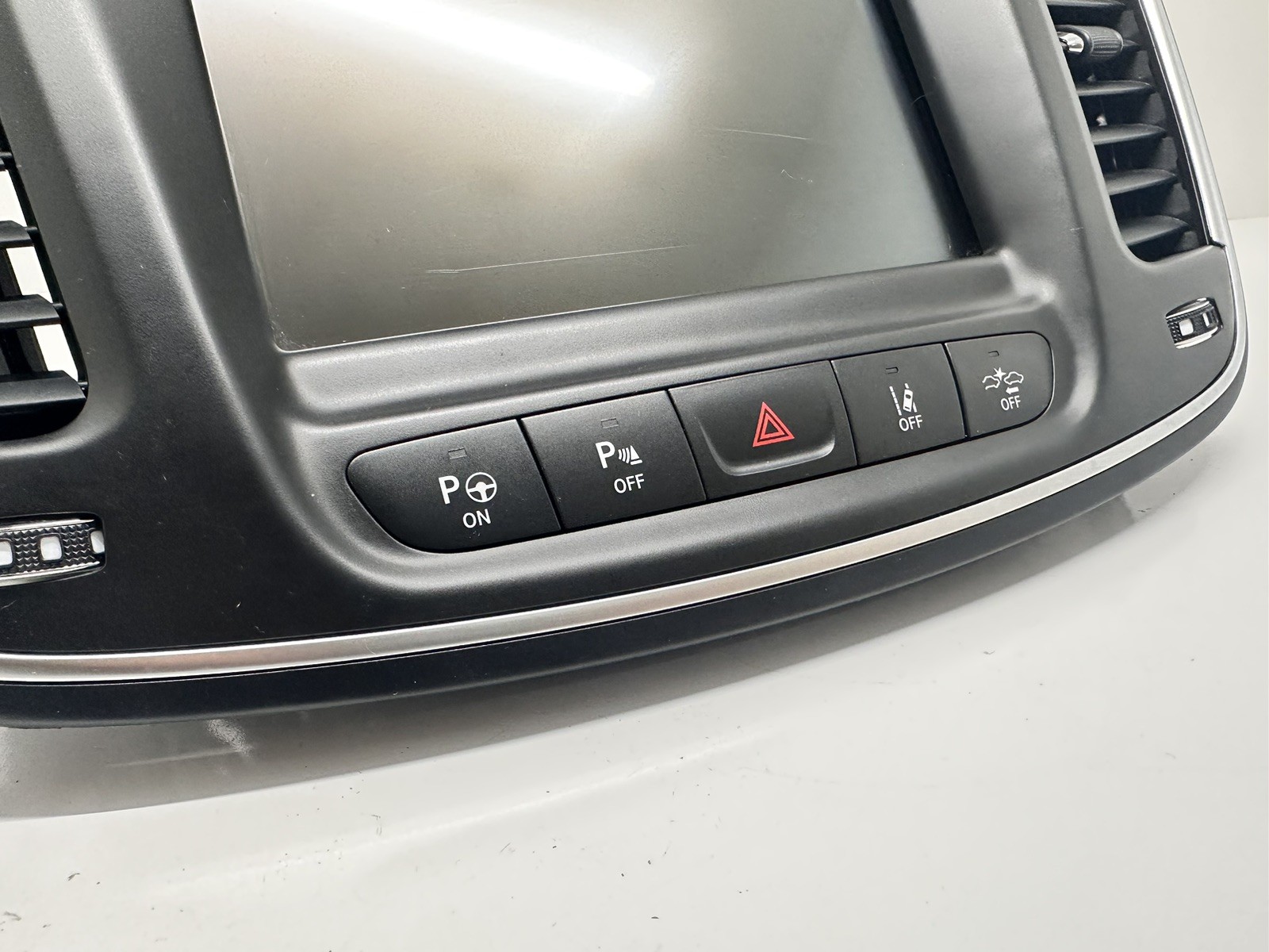 15-17 Chrysler 200 GPS Navigation UConnect VP4 RA4 Radio 8.4 Display Screen OEM
