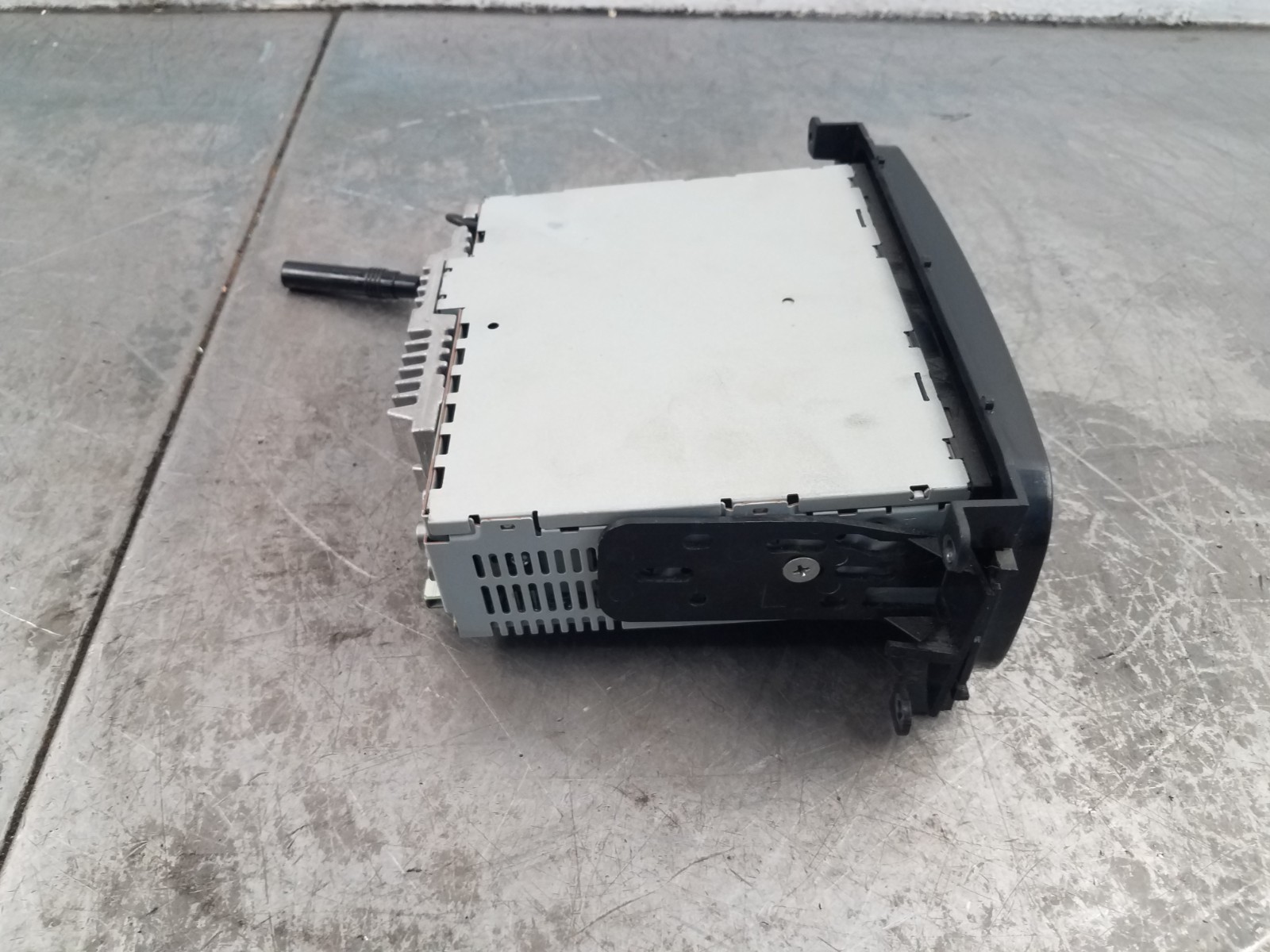2006 Jeep Wrangler TJ Rubicon 4×4 Pioneer CD MP3 Radio / Harness #6530 E6