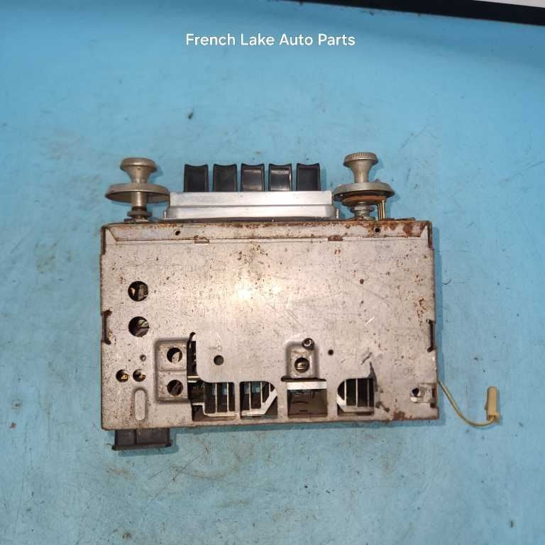 UNTESTED A/M Radio 982249 Fits 1964 OLDSMOBILE 88 1242859
