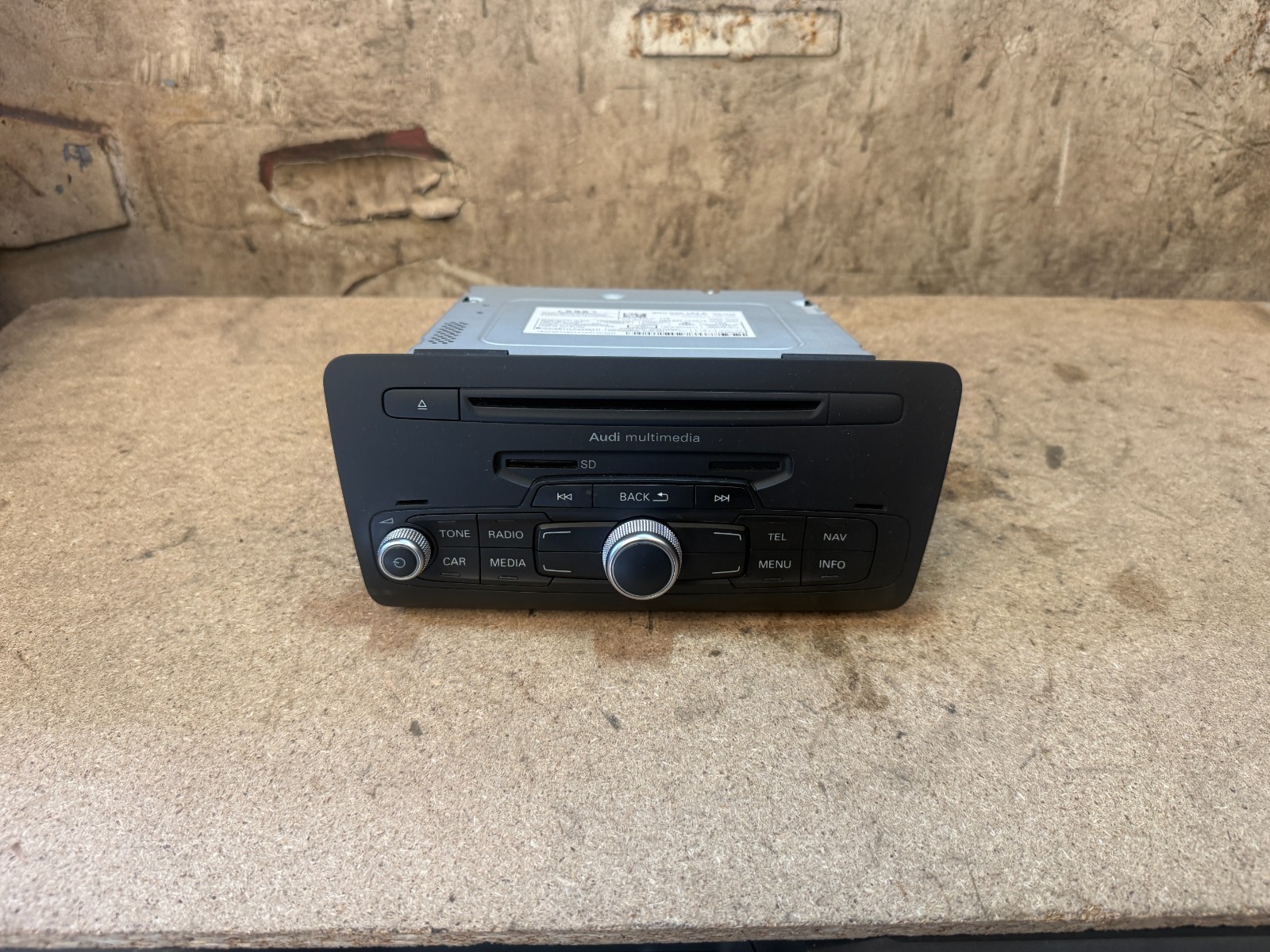 2012 AUDI A1 8X STEREO RADIO HEAD UNIT CD PLAYER MULTIMEDIA 8X0035183E