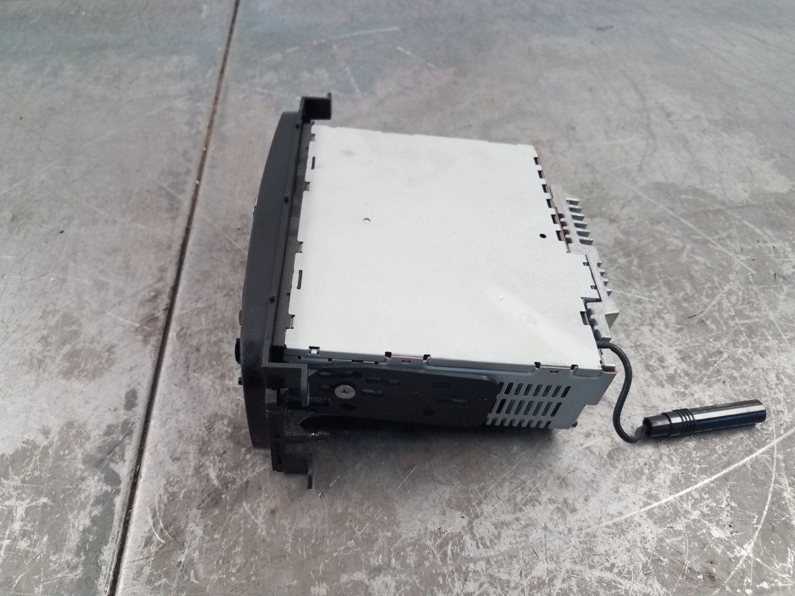 2006 Jeep Wrangler TJ Rubicon 4×4 Pioneer CD MP3 Radio / Harness #6530 E6