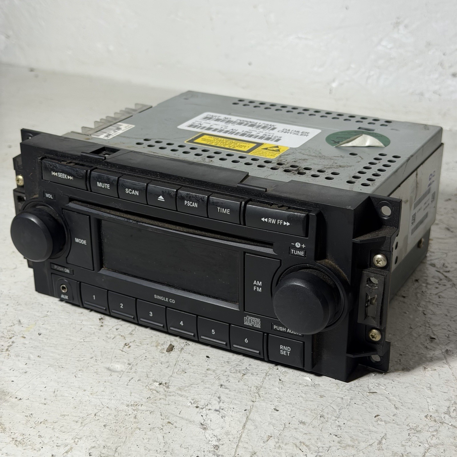 2006 2007 2008 Dodge Ram 3500 Truck Factory Radio MP3 CD Player P05064173AK OEM
