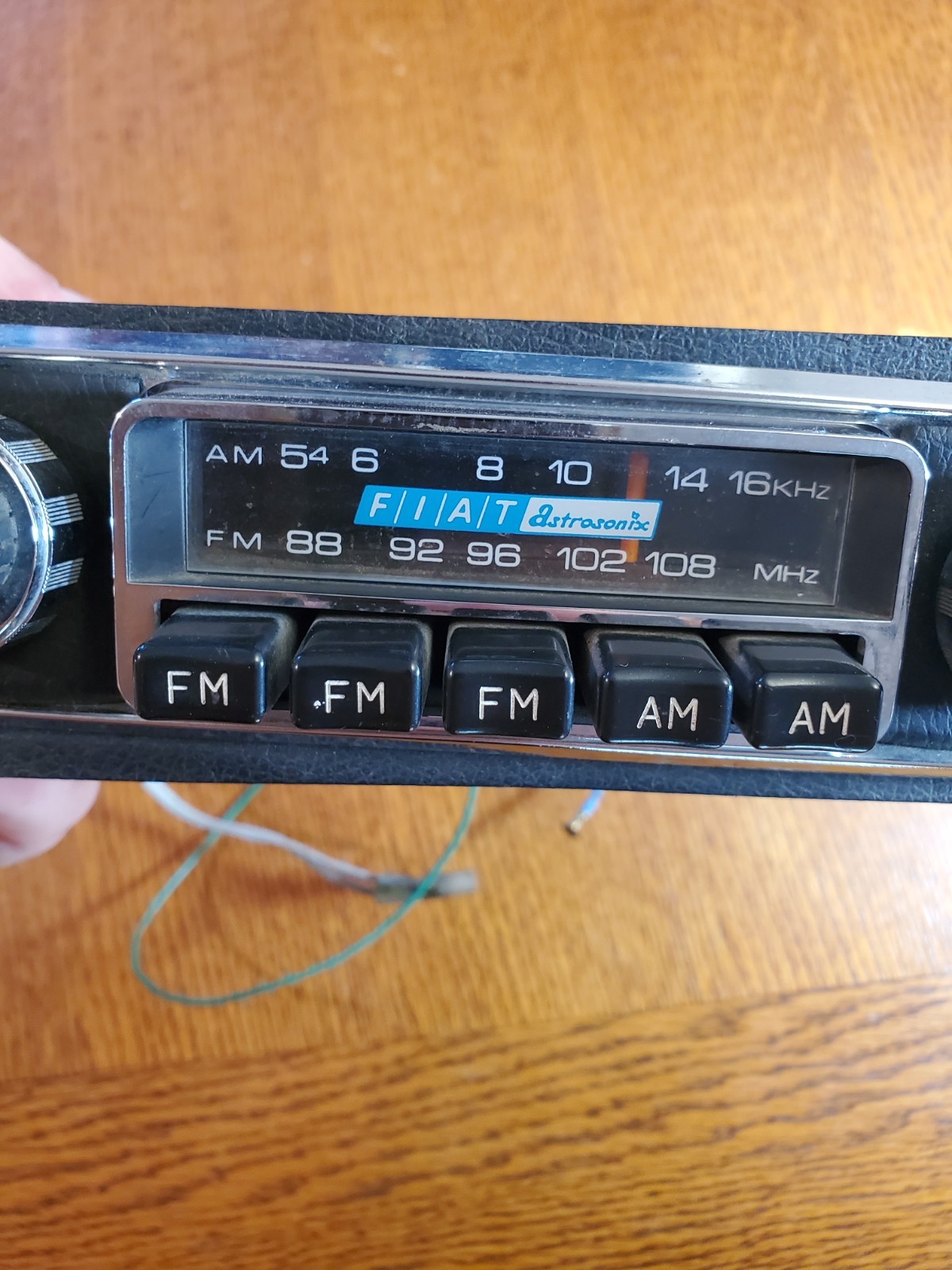 Fiat Astrosonix Stereo Pushbutton AM/FM Original Radio, Part # 8966