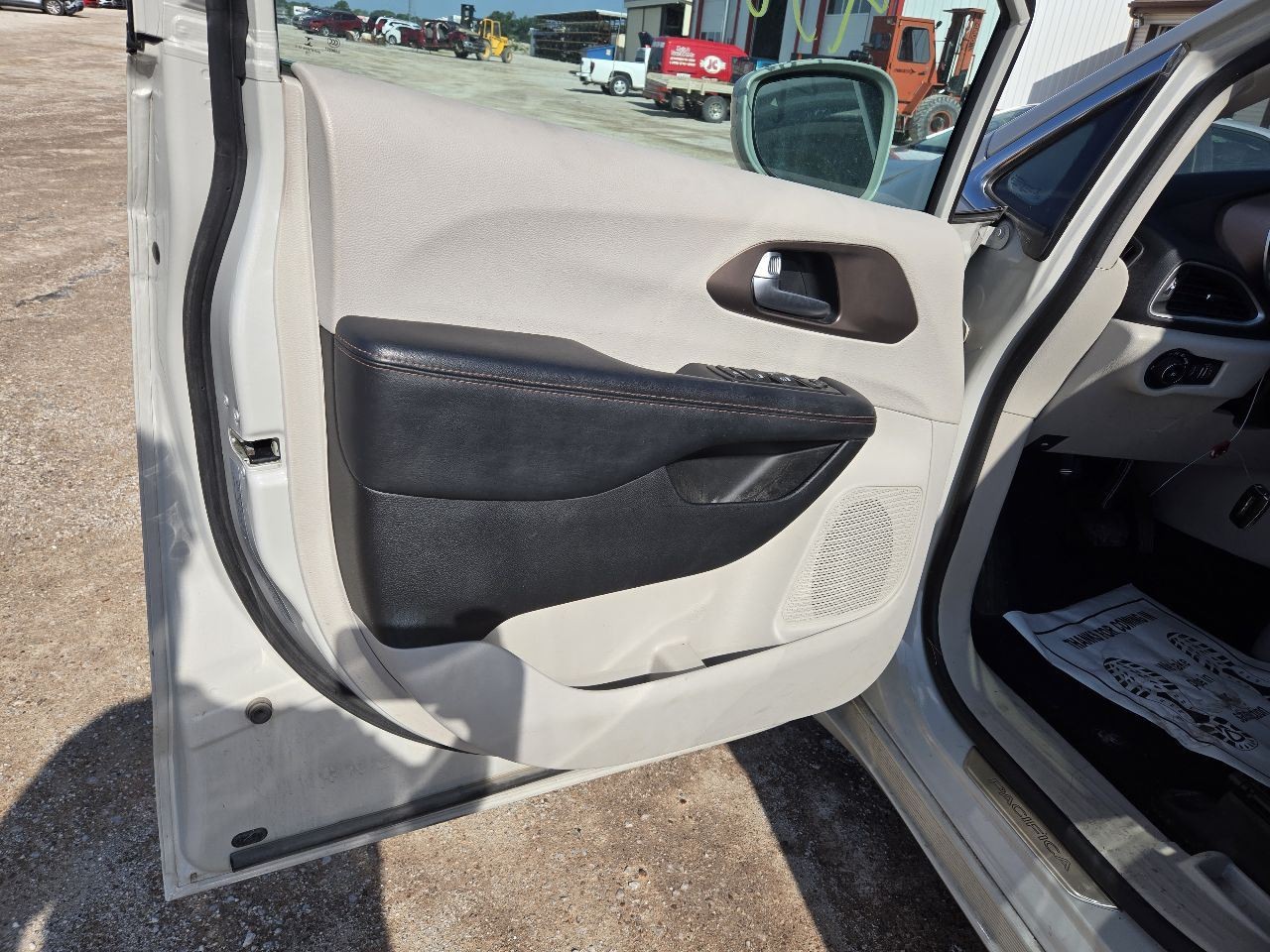 2017 Chrysler Pacifica 8.40″ Touch Screen Display Front Dash Mounted