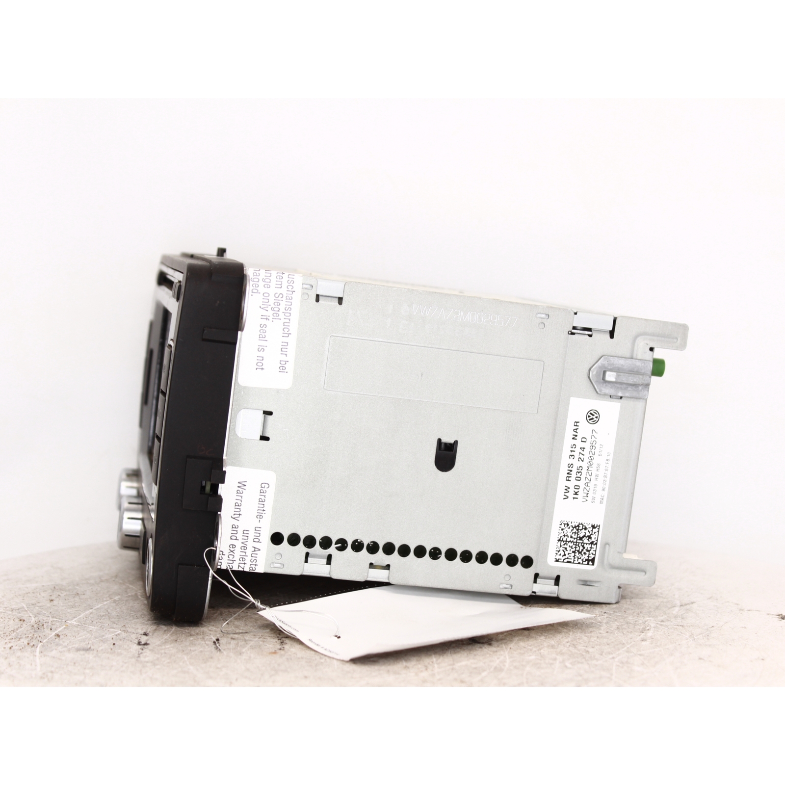 2014 Volkswagen Passat Radio Receiver Part Number – 638-12126 Used