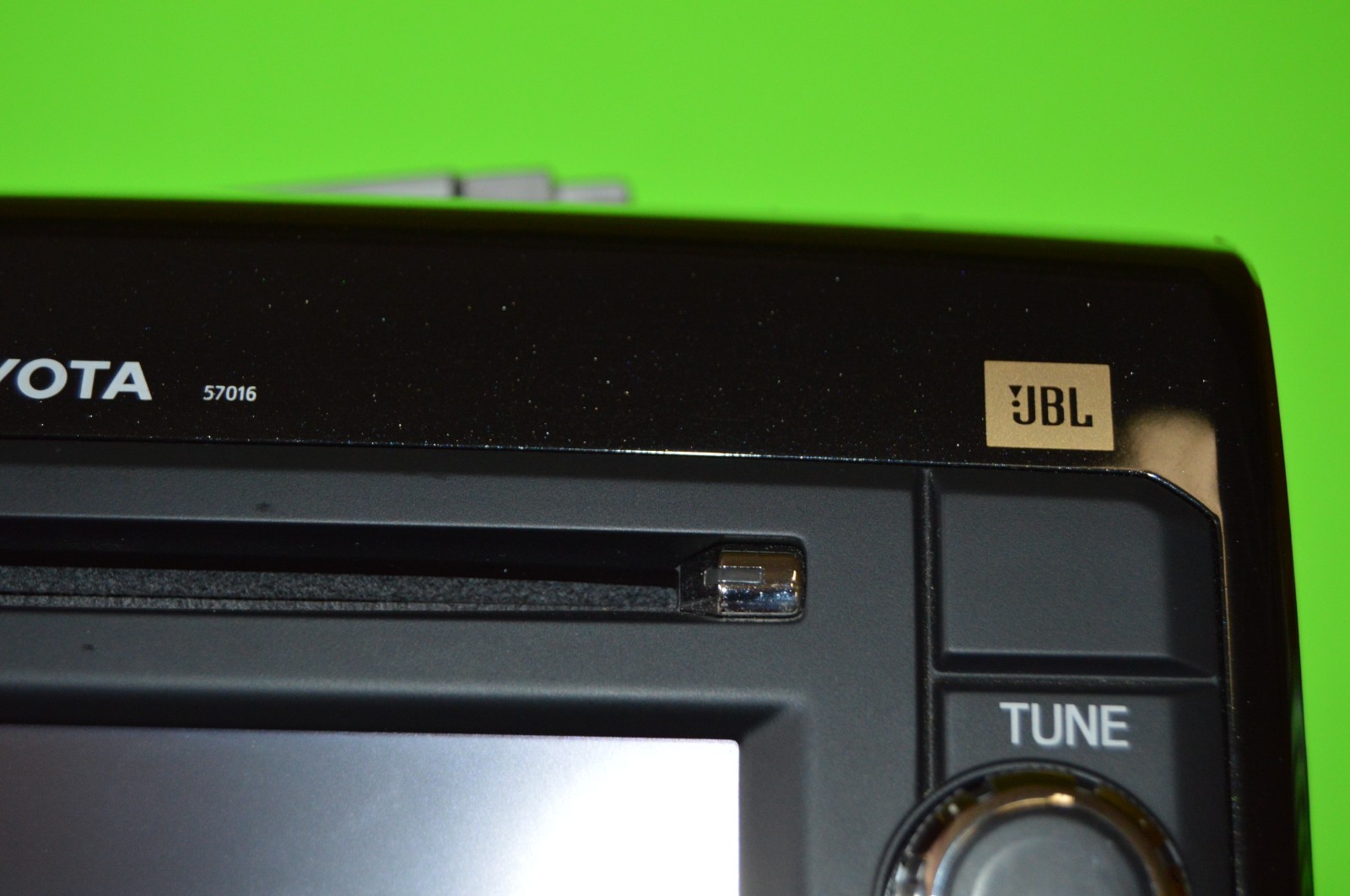 12 13 Toyota Tacoma JBL 57016 touchscreen Bluetooth CD player radio 86140-04060