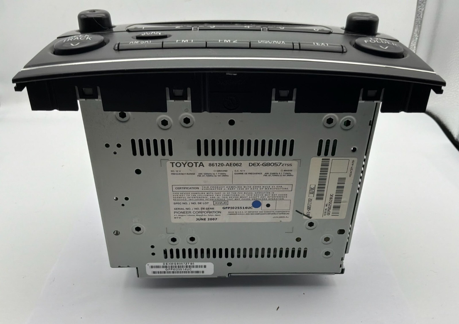 OEM 04-10 Toyota Sienna LE AM FM Radio Receiver CD WMA MP3 Single Disc Player