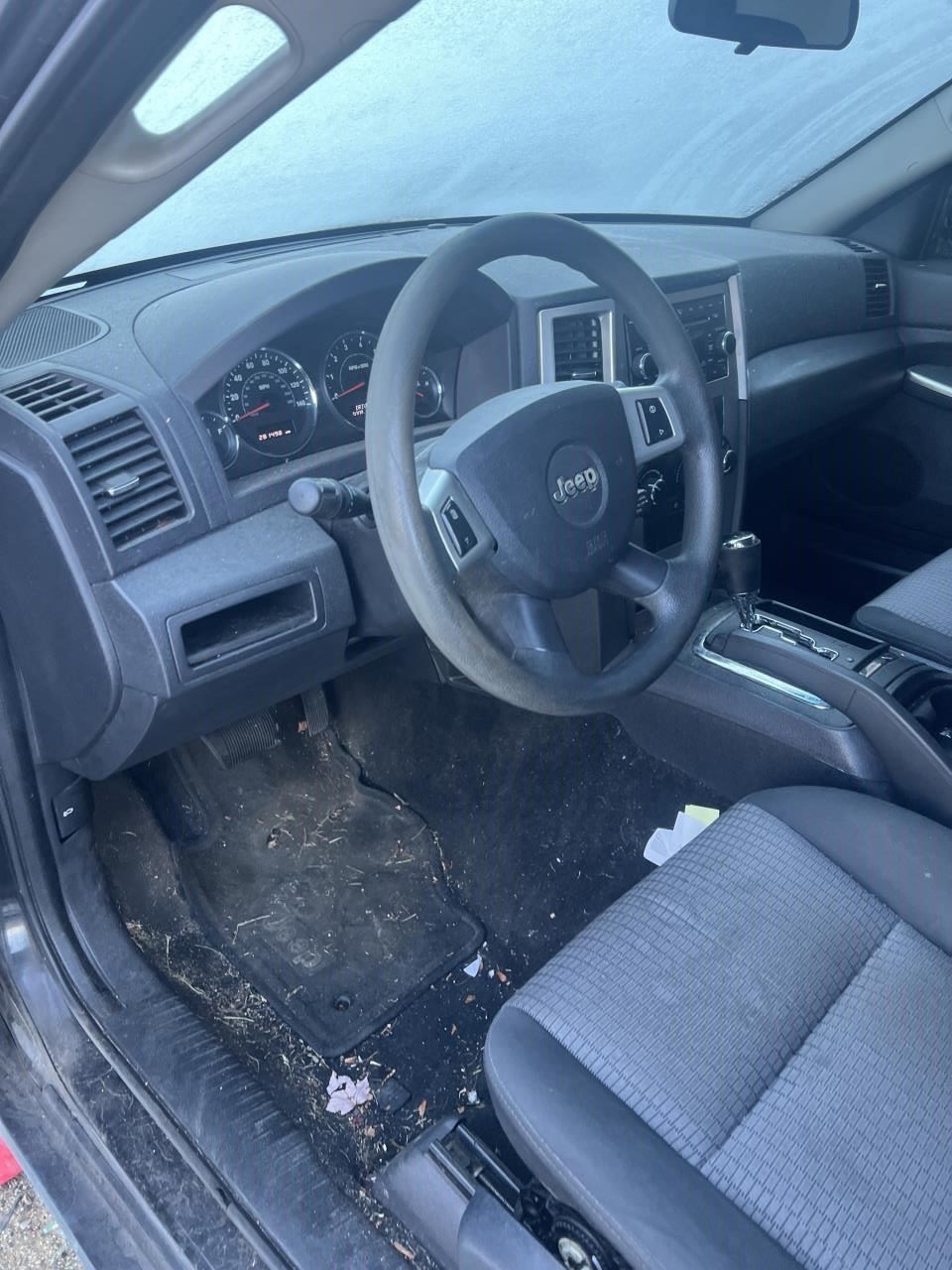 2008-2010 Dodge Dakota Radio AM FM CD-MP3 Face Plate ID RES OEM 1466655