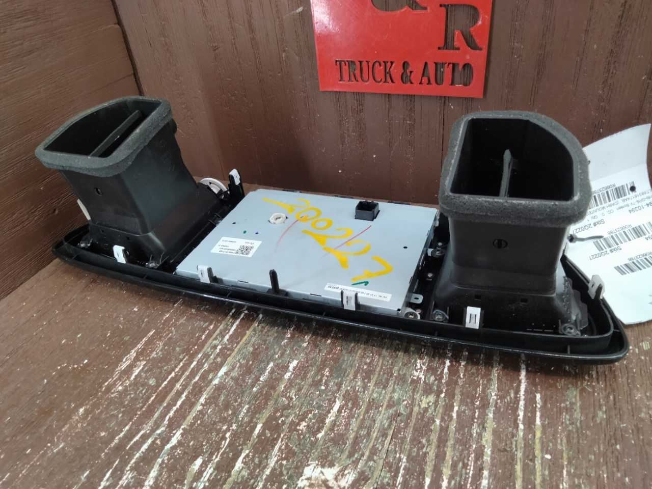 2018 2019 2020 CHRYSLER PACIFICA RADIO DASH DISPLAY SCREEN 68316174AB