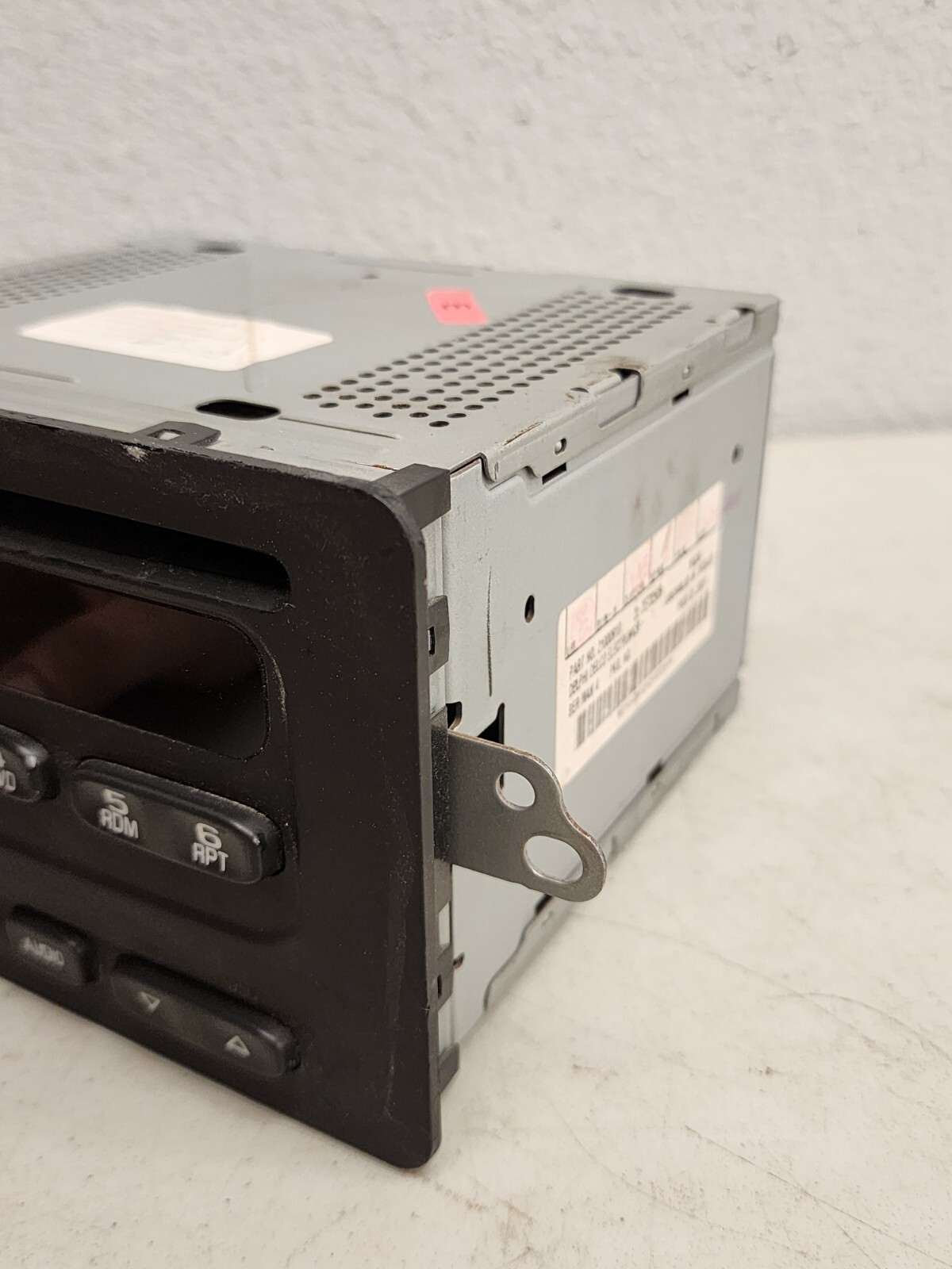 Stereo Radio AM FM CD Player 10315119 Fits 03-05 CHEVROLET CAVALIER B210-107353