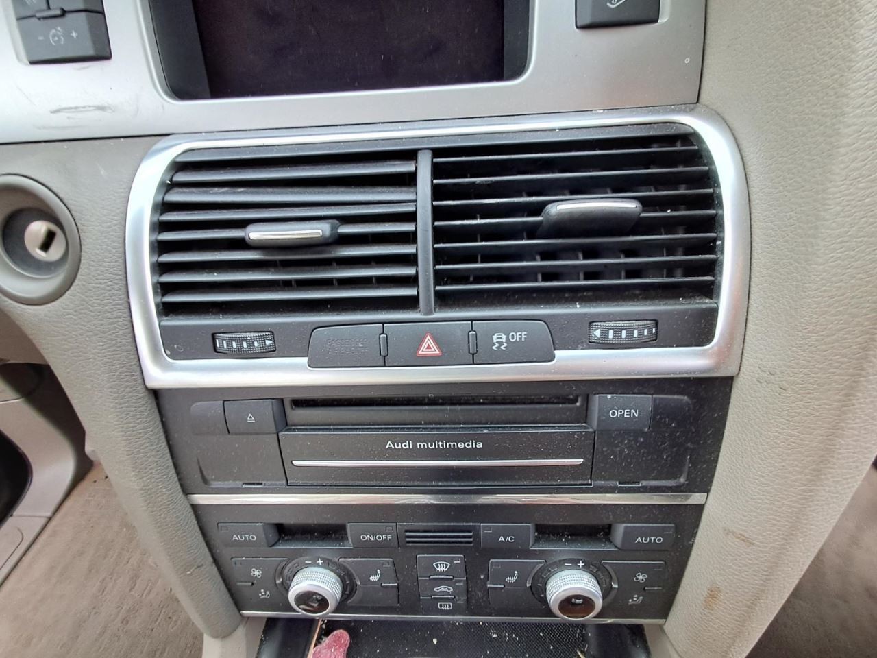 Audio Equipment Radio Control Console Audio System Fits 12-15 AUDI Q7 2861611