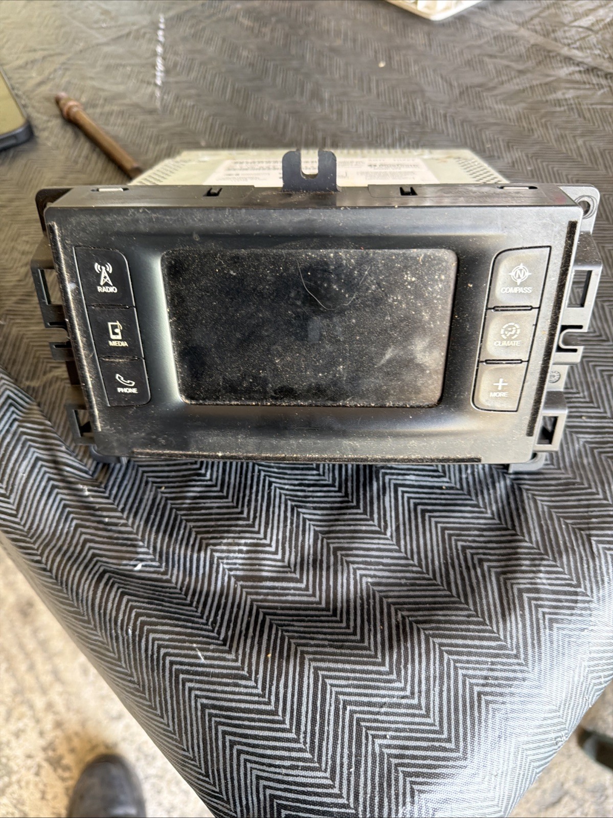 2015 2016 2017 Chrysler 200 VP2 Bluetooth Satellite Radio Display Screen