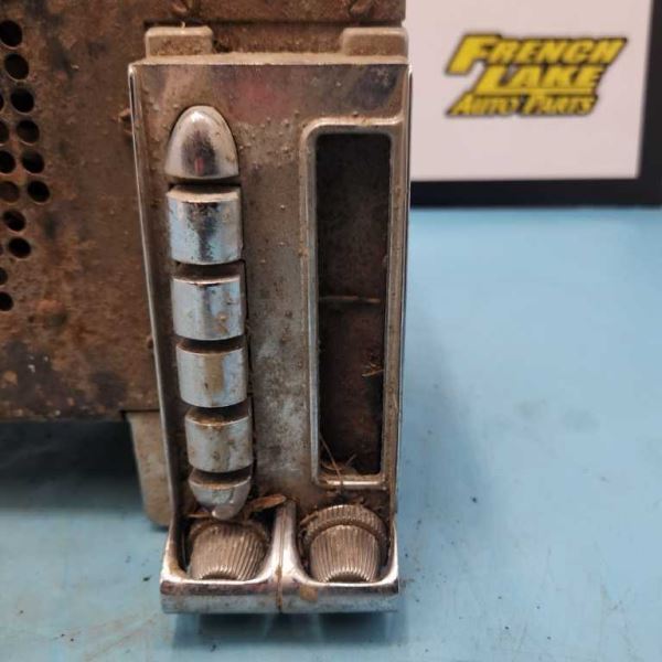 AM/PB RADIO “PA393607” FITS 1948 PACKARD “UNTESTED” 1081604