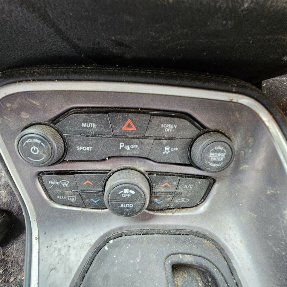 2021-2023 DODGE CHALLENGER RADIO DISPLAY & RECEIVER