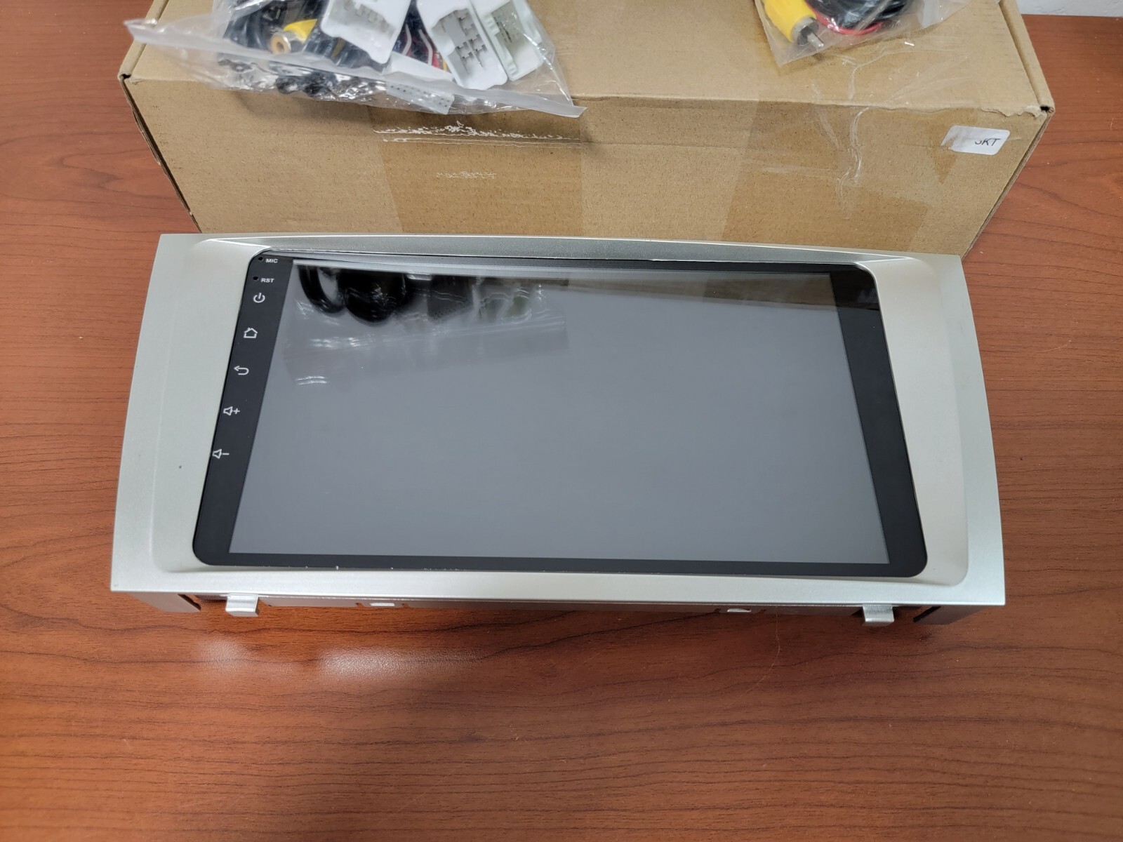 PODOFO Android Auto 9″ Touchscreen Stereo Head Unit for Toyota Camry (2006-2011)
