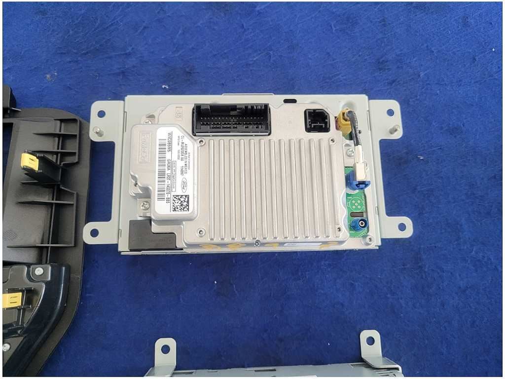 2023 Ford Mustang GT S550 Sync 3 Receiver Audio Face Plate Heat 2893