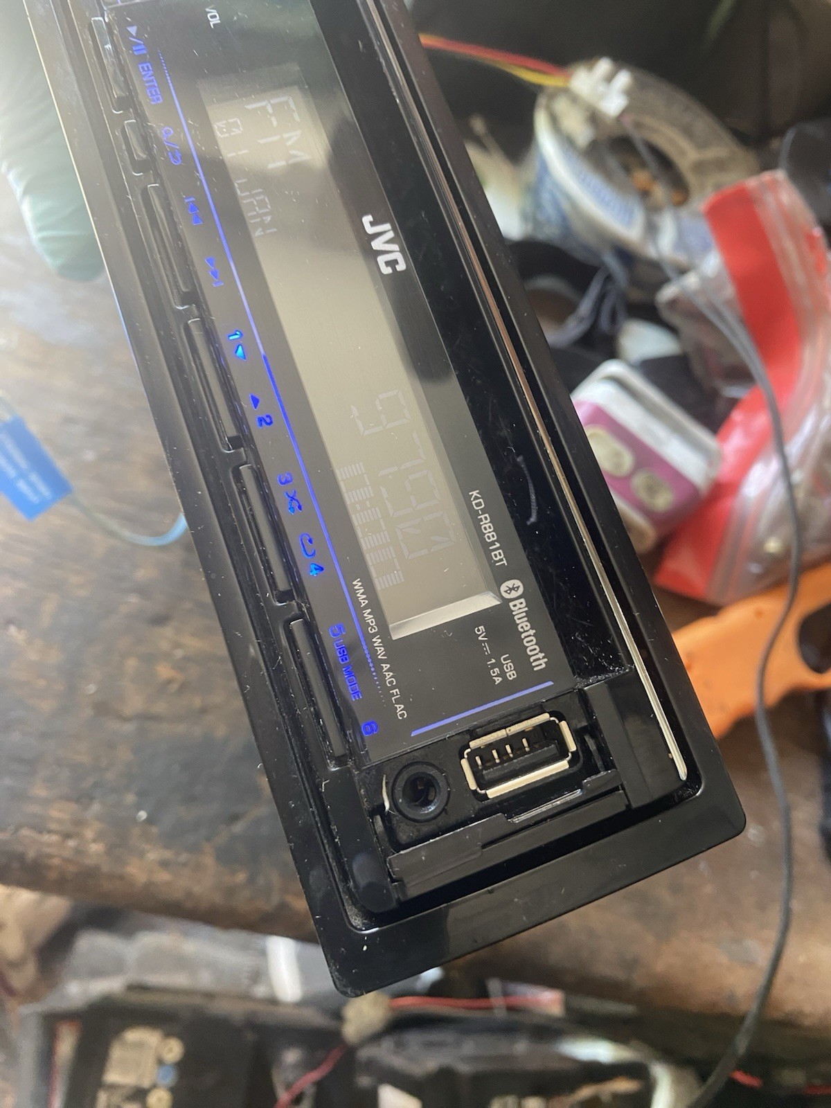 JVC KD-R881BT Car Head Unit. Radio – CD / USB / Front AUX / Bluetooth