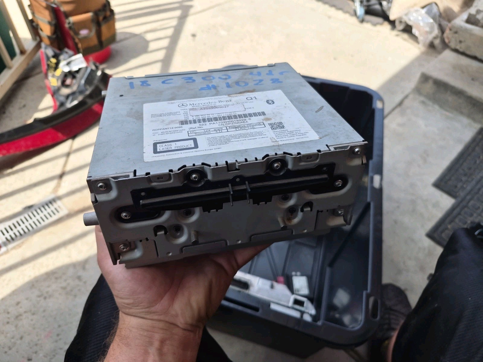 2018 Mercedes c300 OEM Radio Receiver Head Unit 2059009037