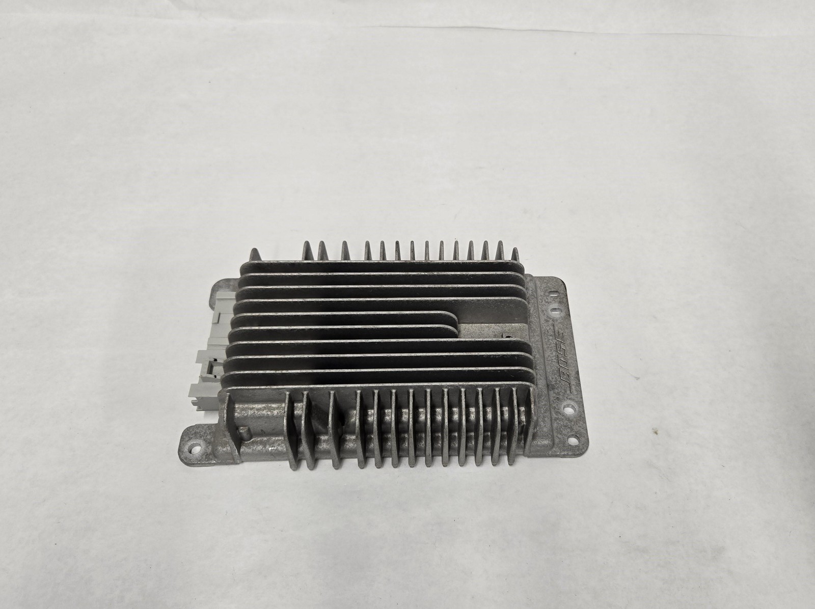 2003-06 GMC Yukon XL K1500 5.3L Radio Audio Stereo Amplifier Amp ID-15267752 OEM