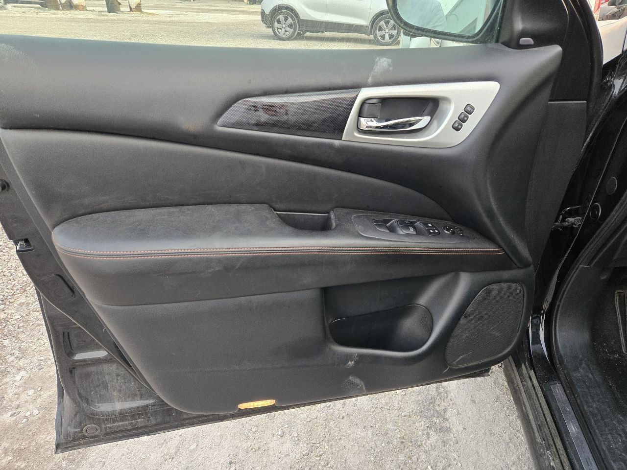 2017-2020 Nissan Pathfinder Radio Receiver without Rear Entertainment System