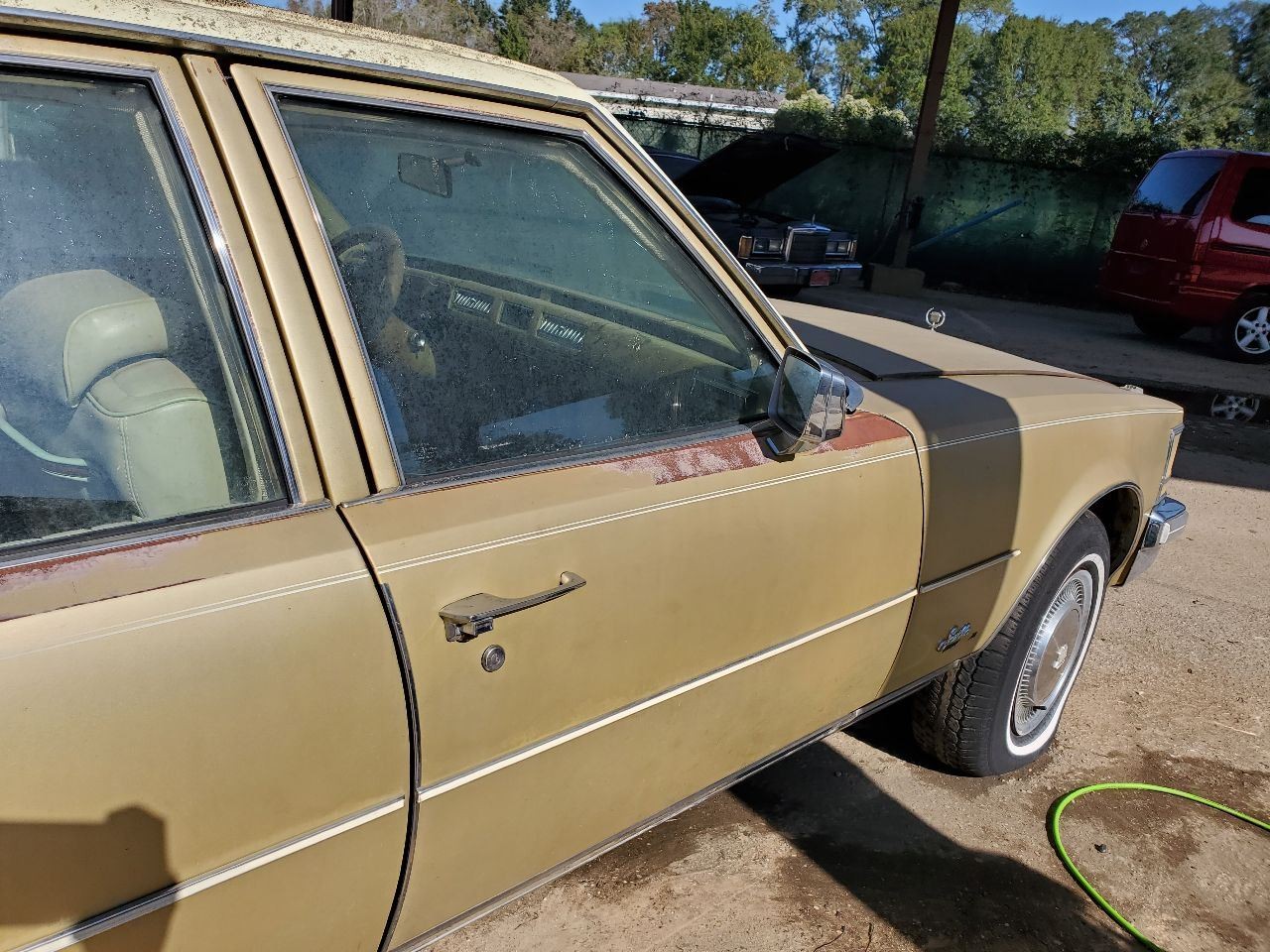 1976 Cadillac Seville OEM Radio Audio